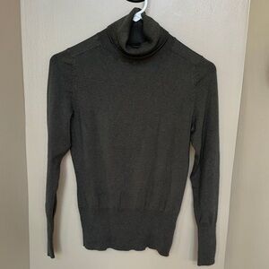 Banana Republic olive green Turtleneck Sweater XS good condition